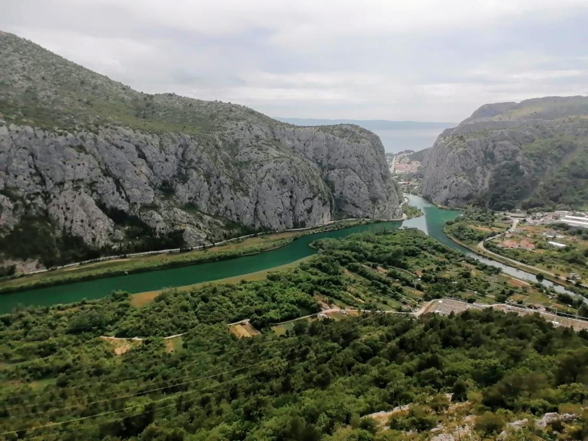 Apartment Sodan 72 Omiš Exterior foto