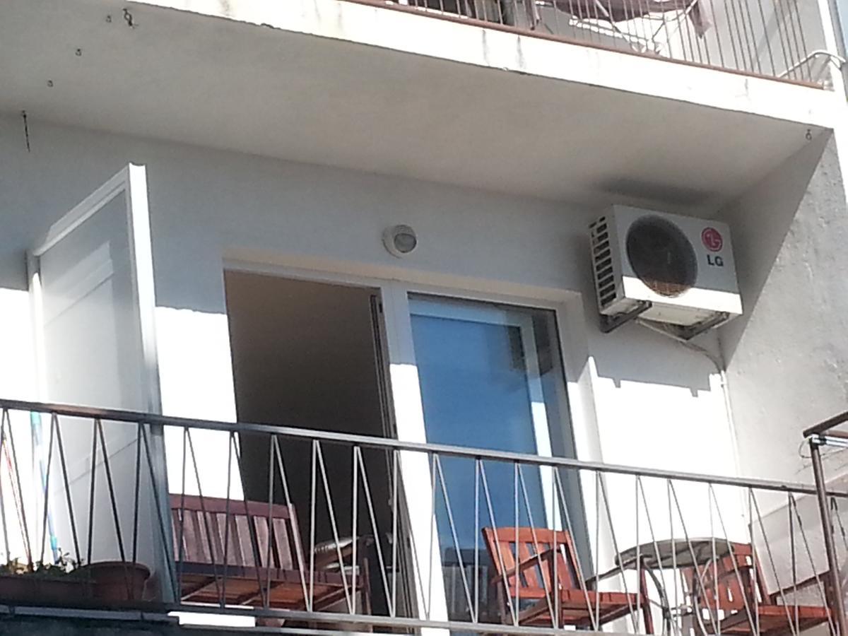 Apartment Sodan 72 Omiš Exterior foto
