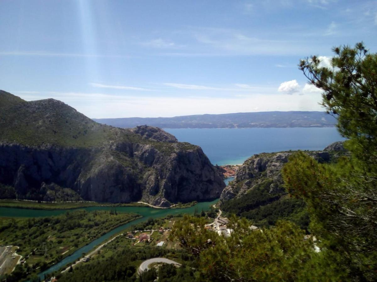 Apartment Sodan 72 Omiš Exterior foto